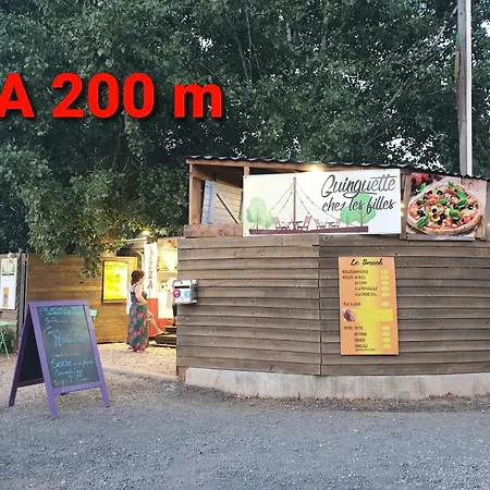 Le Jeklo Campismo de Luxo