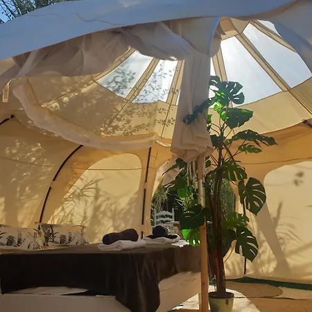 Luxury tent Le Jeklo